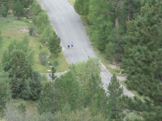 Photo of two racers near the beginning of the 2010 Tower Rock Run 10K